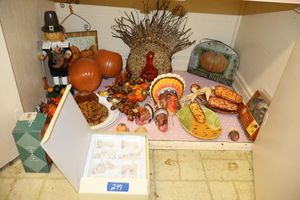 lot 247 image: Thanksgiving table decorations and S&P shakers