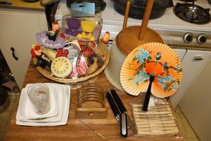 lot 249 image: Misc. vintage kitchen items