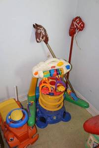 lot 292 image: Vintage preschool toys and stick horses