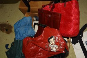 lot 310 image: Shopping bags and purses