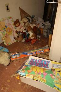 lot 271 image: Vintage toys and stuffed animals