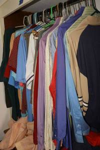 lot 318 image: Mens clothes