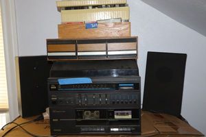 lot 325 image: Montgomery Ward stereo system with speakers, and cassette tapes