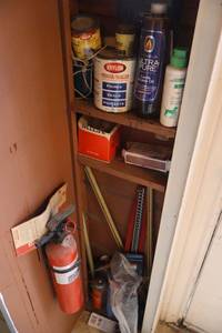 lot 349 image: Carpet stretcher tool, fire extinguisher, and more