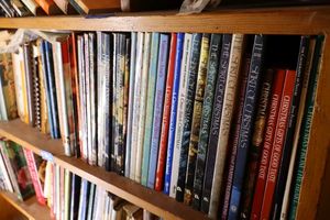 lot 342 image: Christmas books, baking books, cooking encyclopedias