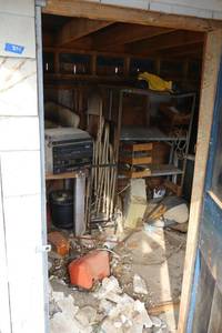 lot 374 image: Bulk shed contents