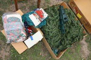 lot 377 image: Christmas tree, towels and more
