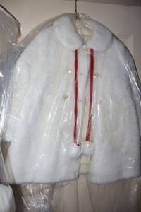 lot 379 image: Vintage childs furry coat and hat