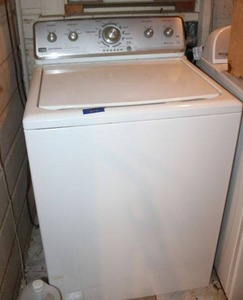 lot 202 image: Maytag Washing Machine model MVWC400XW2