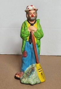 lot 23 image: Vintage Emmett Kelly Jr Flambro Porcelain Clown Figurine - Weary Willie - hand signed