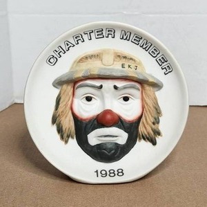 lot 24 image: Vintage Emmett Kelly Jr - Flambro Porcelain Clown Figurine plate - charter member - hand signed