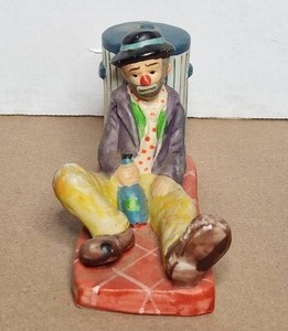 lot 125 image: Vintage Emmett Kelly Jr Flambro Porcelain Clown Figurine - Drunk Again - hand signed
