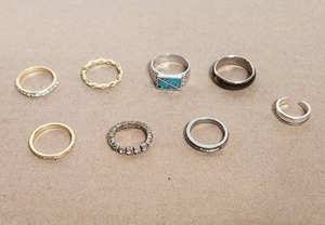 lot 60 image: Selection of jewelry - rings