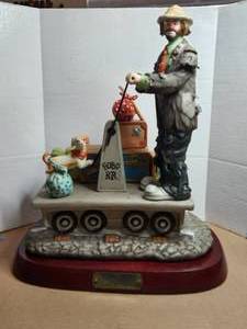 lot 129 image: Vintage Emmett Kelly Jr Flambro large Porcelain Clown Figurine - Weary Willie - Economy Class - wood stand - signed and dated - numbered 1440 of 1500