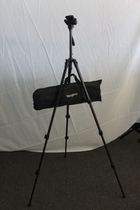 lot 13 image: Targus TGT-58TR Camera Tripod with Carry Case
