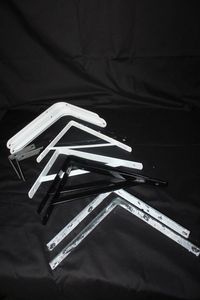 lot 20 image: Variety of Shelf brackets