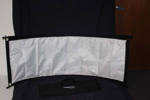 lot 102 image: Fomito Clamshell Light Reflector
