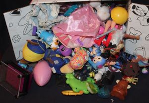 lot 136 image: Misc small toys