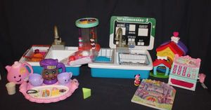 lot 144 image: Play Pretend Toys