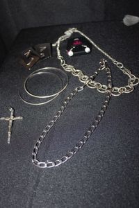 lot 168 image: Jewelry Silver toned Jewelry items