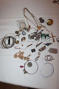 lot 188 image: Fashion Jewelry