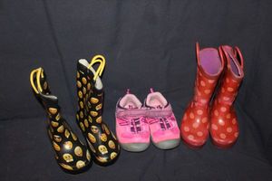 lot 216 image: Three Pairs of Girls shoes