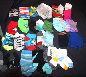 lot 253 image: Variety of sizes and Styles of Childrens Socks