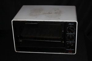 lot 286 image: Munsey Toaster Oven