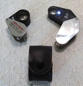 lot 529 image: Leuchtturm Illuminated LED jewelers loupes