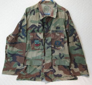 lot 534 image: Authentic U.S. Air Force Air Combat Command cammo shirt with rank insignia and patches