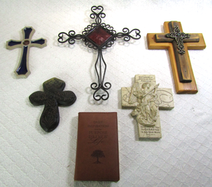 lot 562 image: Assorted Christian crosses and Daily Inspiration for the purpose driven life leather bound book