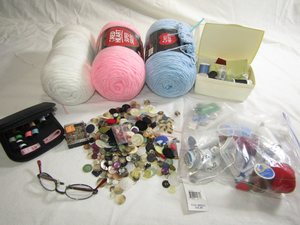 lot 505 image: Assorted sewing notions, and Red Heart large yarn skeens as shown