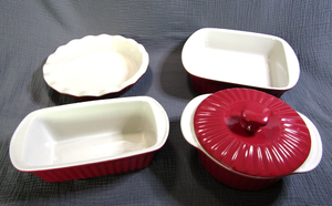 lot 658 image: Stoneware baking dish set