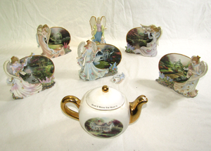 lot 677 image: Thomas Kinkade Tea pot, The Bradford Exchange Thomas Kinkade Heavens Grace collection Numbered angels with plates