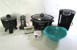 lot 687 image: Naitesen hand mixer set, Keurig single cup coffe maker, Crockpot slow cooker, Presto 6 qt multi-cooker