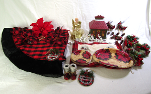 lot 709 image: Assorted Chritsmas decor as shown