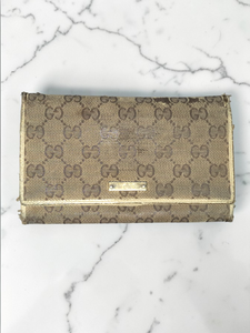 lot 36 image: Vintage Gucci GG Monogram Canvas Long Wallet Checkbook Style Beige Brown(PROJECT)