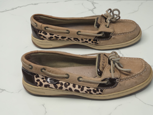lot 67 image: Sperry Top-Sider Leopard Boat Shoes Womens Size 8 Leather Slip On Loafers