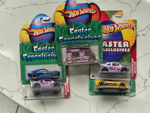 lot 41 image: Hot Wheels Easter Eggsclusives Lot (5)  Seasonal Cars  New on Card