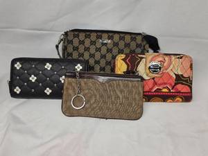 lot 118 image: Dooney & Bourke wristlet, Vera Bradley wallet LIKE NEW  Gucci INSPIRED Purse  Mixed Brands Bundle