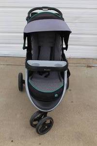 lot 20 image: Baby Trend EZ Ride Travel System stroller,