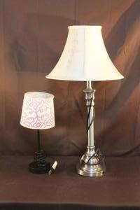 lot 16 image: Two lamps