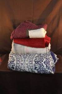 lot 23 image: Blankets