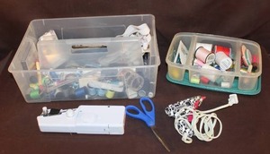 lot 38 image: Sewing and craft items