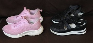 lot 93 image: Size 8.5 shoes
