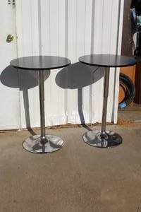 lot 153 image: modern height-adjustable bistro or pub tables