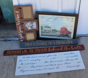 lot 179 image: Wall decor