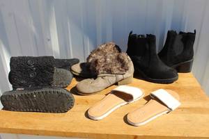 lot 187 image: Women shoes size 9