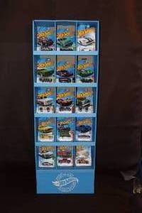 lot 136 image: Hot Wheels display case and Hot Wheels