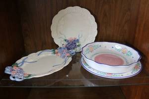 lot 211 image: Fitz and Floyd Majolica Style Serving Platter and more see pictures